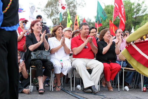 Musik und Cueca-Tanz von Claudina und Rede des Chefs der Kommunistischen Partei.