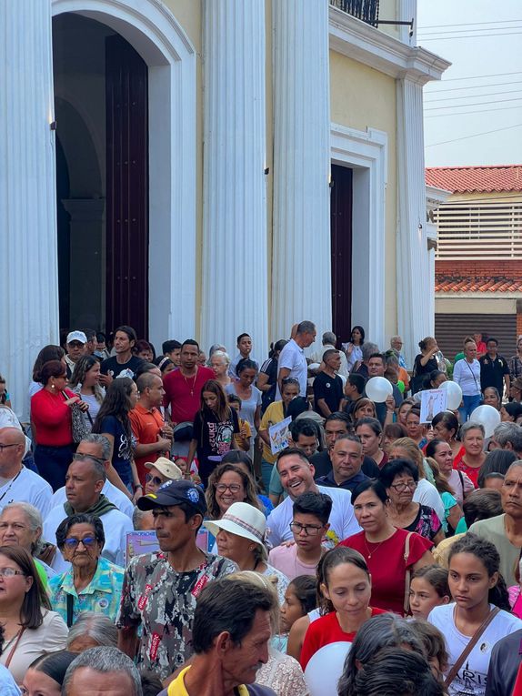 Fieles católico de Guacara celebraron Domingo de Resurrección en la Parroquia San Agustín 
