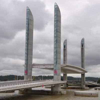 PONT LEVANT JACQUES CHABAN DELMAS - BORDEAUX - FRANCE