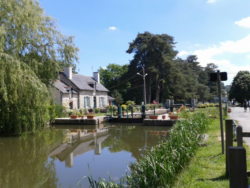 Maman au Clio.
90 ans de Tata Hélène.
Didier en vacances au Clio.
Noces bretonnes à Noyal-Muzillac.
Visite de la famille Fleury.
Visite de mes cousins Jojo et Brigitte. Ballade à Vannes.
Visite de Laurence et Riri.
Ballade en camping-car à Redon