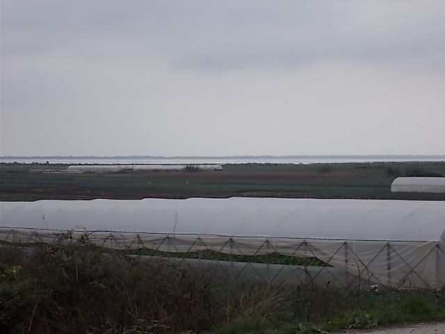 des salines, Bérat "la ville aux mille fenêtres", son université, ses mosquées, son église orthodoxe,  sa forteresse et ses maisons traditionnelles ottomanes collées les unes aux autres.