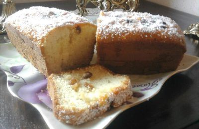 Cake à la noix de coco et raisins secs