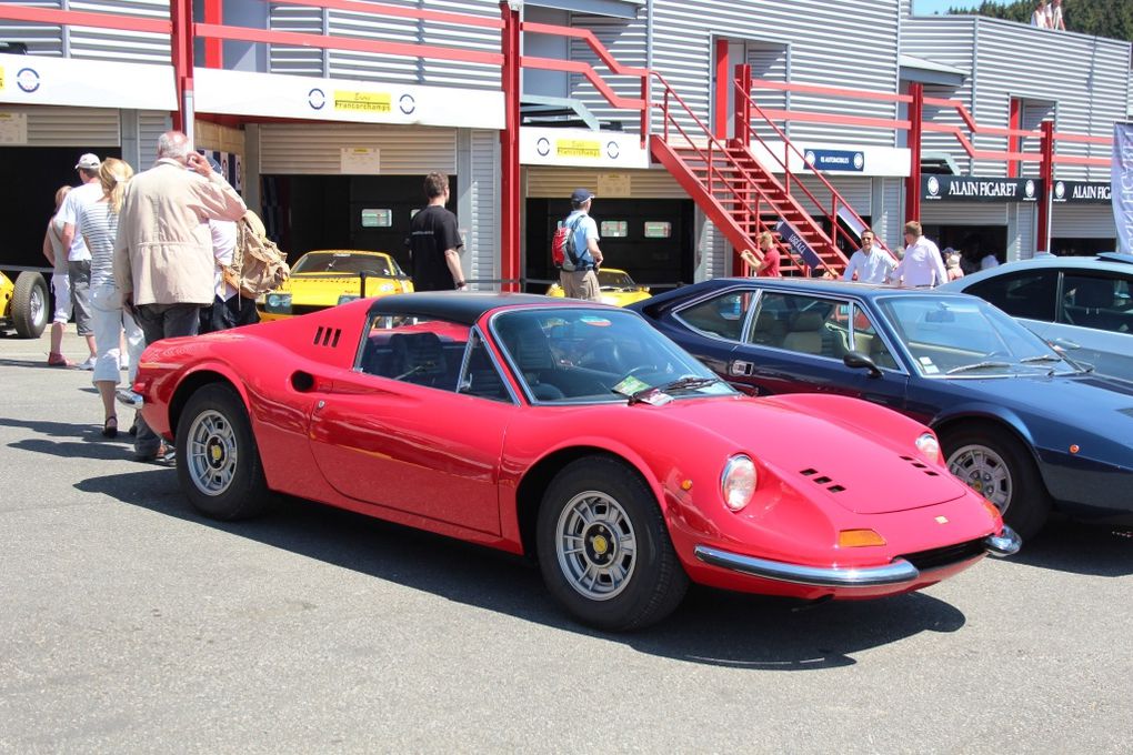 Visites des clubs de collectionnaire prèsent au SPA classic 2012;Ferrari MG Triiumph Alfa Datsun...