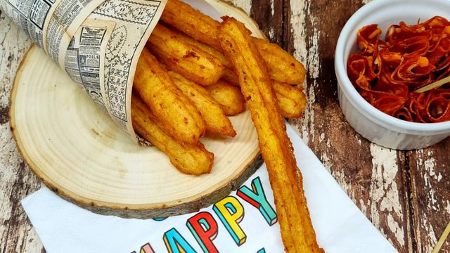 Churros de pomme de terre, chorizo et mozzarella