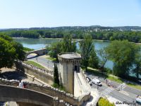 Quelques parts sur les remparts (Avignon, France)