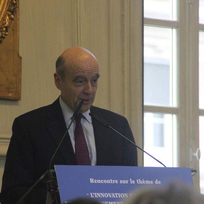 Réflexions suite à la réunion "Mise en place d'actions sociales innovantes" avec Alain JUPPE  le 16 Décembre Hôtel de Ville d'Amiens (Catherine GHEKIERE, Lucienne BAYONNE)