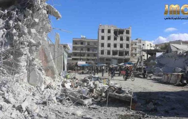 عشرات الضحايا بغارات روسية في إدلب