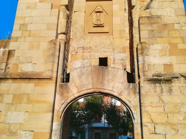 Puerta de San Nicolas et anciennes murailles