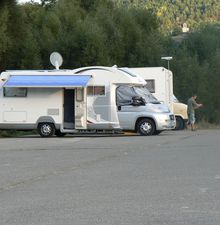 Saint André les Alpes : Le camping-car : liberté ou camping « sauvage » ? débat à Castellane