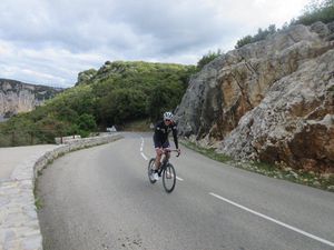 1 Patrick pour un 2ème passage. 2- Pascal. 3- L'ami Berny. 4- Emilien tout sourire avec un Trek qui va mieux que le Lapierre !