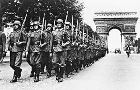 Histoire : Il y a 85 ans après  la drôle de guerre , les allemands entrent dans Paris désertée le 14 juin