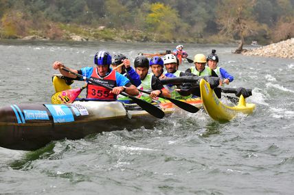 Marathon International des gorges de l'Ardèche 2022. Terre Polaire mène la danse devant Terre de Camargue