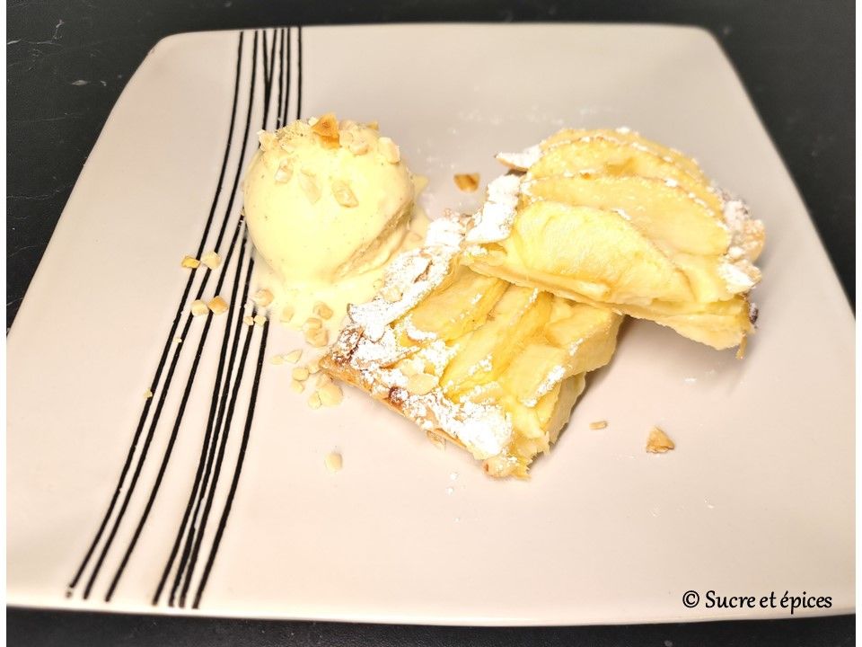 Feuilletés aux pommes à la crème pâtissière - Recette en vidéo