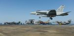 Des chasseurs F18 américains à bord du Charles de Gaulles