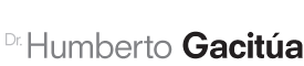 Dr Humberto Gacitúa Garstman-Lifting Facial - Cirugia Facial.Lifting Cervico Facial.Ridectomía (retirar las arrugas). Hay varios lifting posibles así como otras opciones relacionadas con este procedimiento. Un lifting conocido como una ridectomia (l eliminación quirúrgica de arrugas), es un procedimiento de cirugía plástica utilizado para dar una apariencia más joven. Un lifting implica generalmente la eliminación del exceso de piel facial, con o sin tensar los tejidos fundamentales y recubriendo nuevamente de piel la cara y el cuello del paciente. Lifting Cérvico Facial Con el paso de los años la fuerza de gravedad, los continuos exposiciones al sol van provocando en los tejidos una pérdida de la elasticidad cutánea ( Arrugas) y flacidéz de los tejidos de sostén de la cara (SMAS).Esto provoca la caída de los tejidos provocando los típicos acumulos de piel y grasa en zonas como es el reborde mandibular (formando las cara Cuadrada) en zona submentoniana formando la papada por excedente de piel, perdida de prominencia en los pómulos. etc. Este procedimiento se indica para los tejidos que pierden elasticidad cutánea (arrugas) y cuando hay flacidez de los tejidos que sostienen la cara (SMAS), provocando acúmulos de piel y grasa en distintas partes del rostro. Consiste en realizar una incisión que corre entre el pelo del cuero cabelludo, pasando por delante del pabellón auricular disimuladamente entre los pliegues, siguiendo por detrás de la oreja e internándose ya sea por el margen capilar de la nuca o introduciéndose hacia adentro del pelo, para luego realizar un despegue de la piel, lo cual es necesario para exponer la musculatura que está caída de la cara y elevarla con puntos dándole firmeza y juventud al rostro. Si al pasar los años el paciente desea nuevamente hacerse un lifting se puede realizar sin ningún problema por una o varias veces más, dependiendo de cada caso.