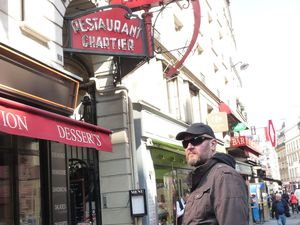 Notre rituel photo devant l'école des Lilas !!! LN et Tintin çà vous rappelle qlqch