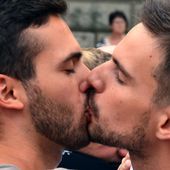Brésil : un baiser entre personnes de même sexe pourrait valoir de la prison, selon un député - TÊTU
