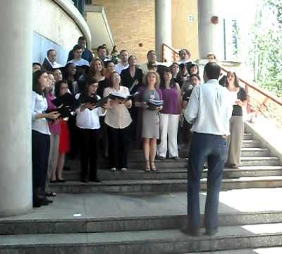 Université catholique : tenue correcte exigée