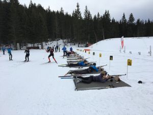 Séance biathlon de samedi dernier pour les adultes du pack "skate et biathlon"! Photos Frédéric.