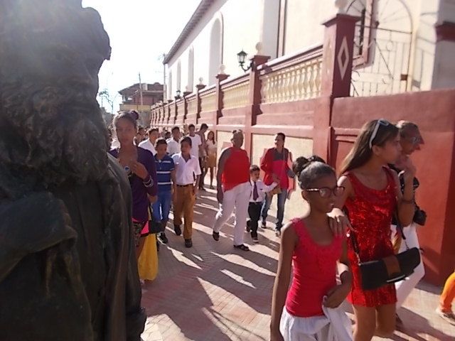 plage, poisson au repas, le Yunque, fete poour la naissance 164 ans de Jose Marti..