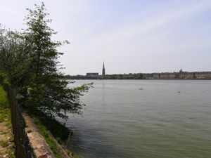 Vues sur la rive gauche depuis le Parc aux Angéliques