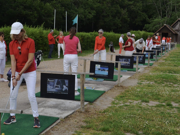 Women's Golf Day le mardi 4 juin au Golf du Château de Cheverny ! Femmes 41, partenaire de l’événement. 
