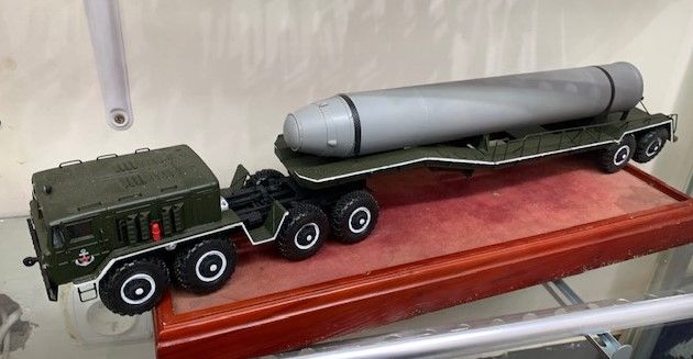 Missile Balistique Russe R 29 Sur Camion Maz 573 1 43 Par Kamal