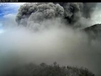 The eruption continued all day on 27/09/2016 at Turrialba - a click to enlarge - Photo respectively 5:21, 9:01 a.m., 1:56 p.m. / webcam RSN