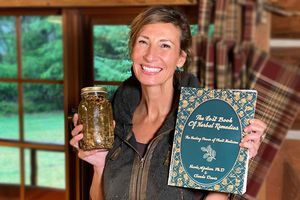 Le Livre Perdu des Plantes Médicinales.Le Dr Nicole Apelian est une herboriste, une mère, une instructrice en techniques de survie et une biologiste.  