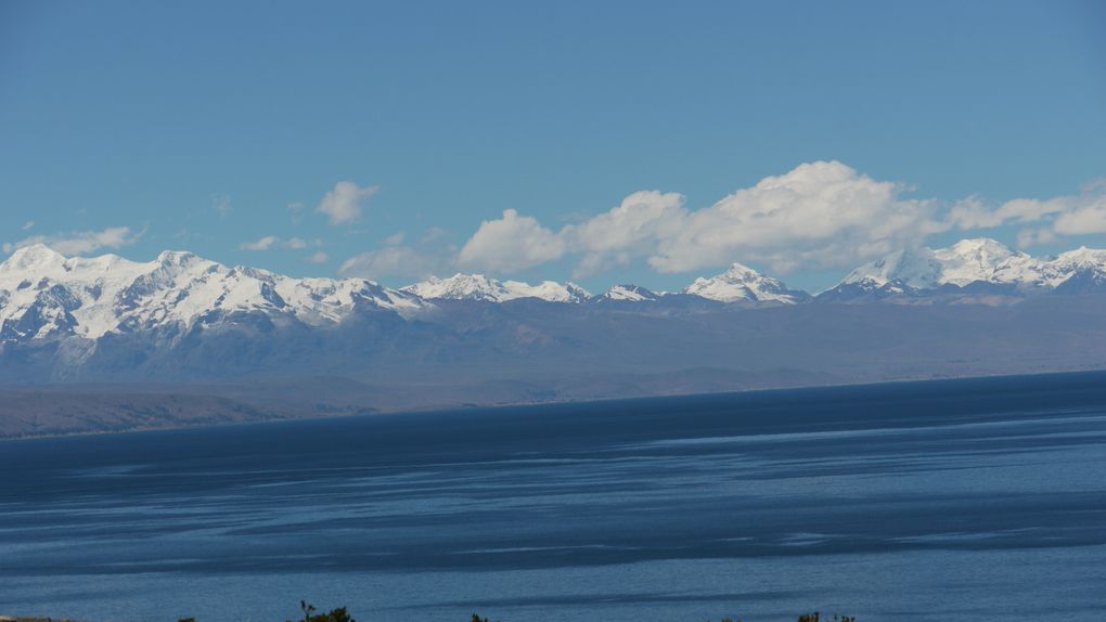 Voici diverses facettes du Lac TITICACA, côté bolivien et péruvien à 3800 M le plus haut de la planète.