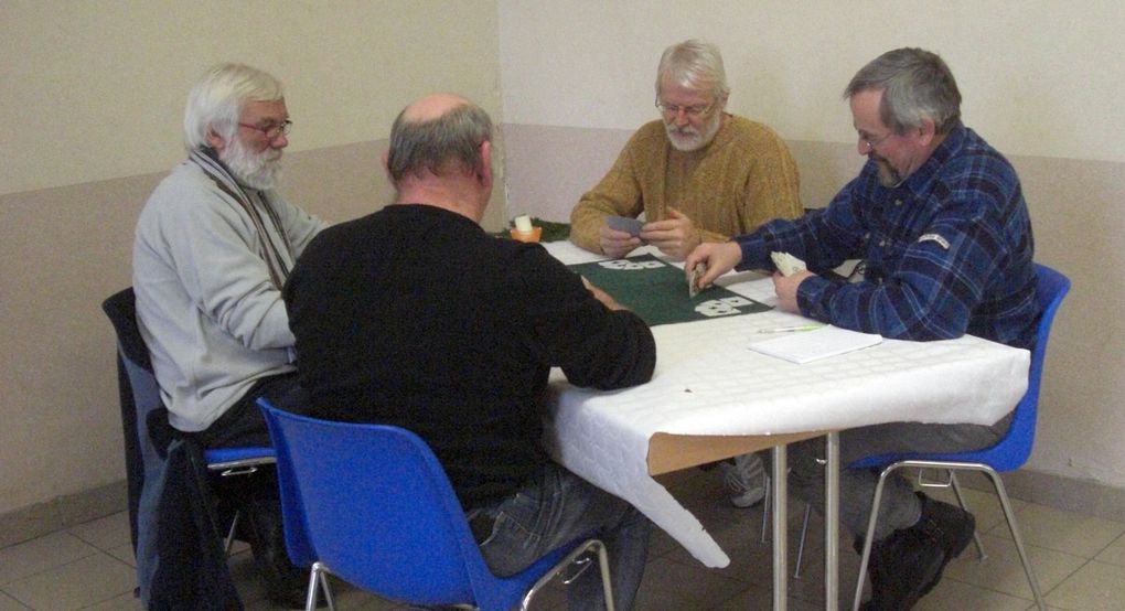 Après-midi récréatif organisé pour les seniors de Hestroff et environs par Hestroff Amitiés. Pour la 3e de l'Avent les écoliers furent invités au goûter.