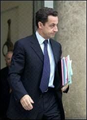 Nicolas Sarkozy annonce sa candidature à la presse régionale