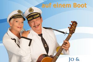 Zwei Kapitäne auf einem Boot – der neue Schlager von Jo und Josephine 