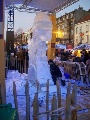 Balade sur le circuit des plaisirs d'hiver mis en place à l'occasion des fêtes de fin d'année à Bruxelles