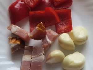 Brochettes de pommes de terre, lardons et poivron, au grill plancha 