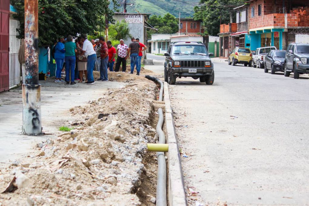 Alcaldesa de Naguanagua inspeccionó construcción del Acueducto Fuente de la Montaña en Lorenzo Fernández