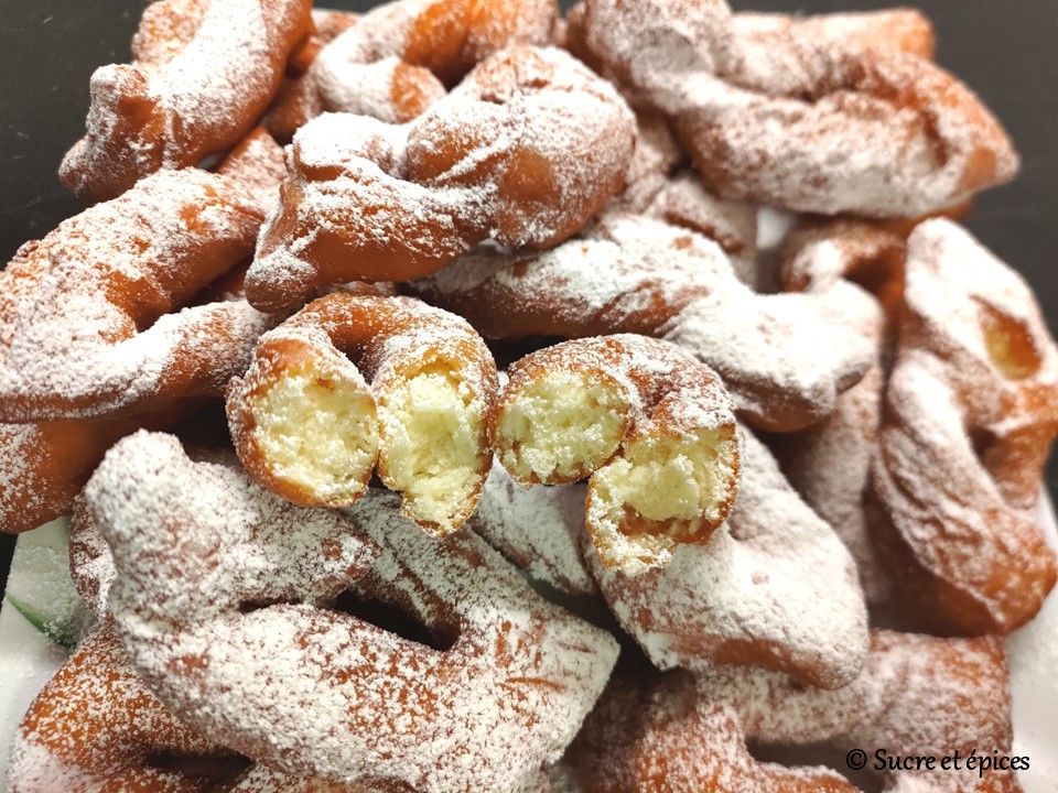 Beignets bugnes de mon enfance - Recette en vidéo