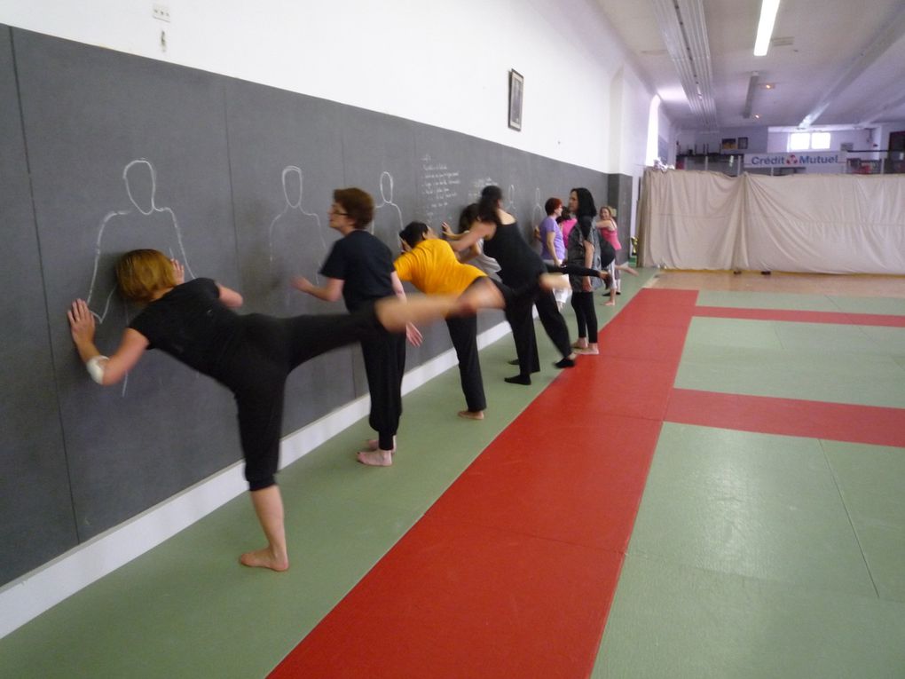 Self défense jujitsu, idéal pour self-défense pour les femmes! Jeunes ou un peu moins jeunes