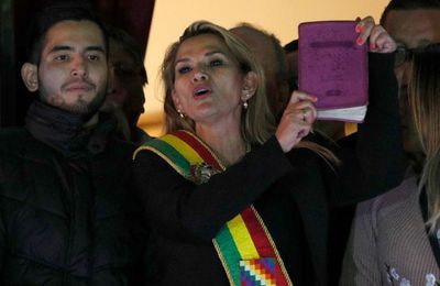 Bolivie : la Bible est de retour au palais présidentiel !