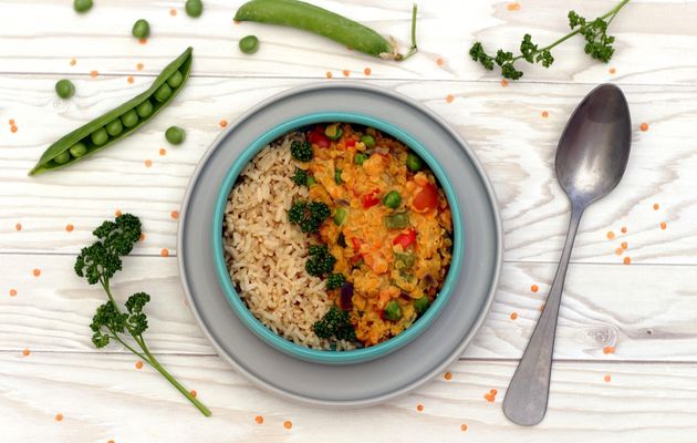 Curry de lentilles corail, poivrons et petits-pois