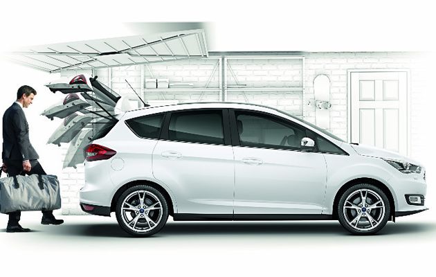 Nuova Ford C-Max:  apertura e chiusura del bagagliaio senza mani