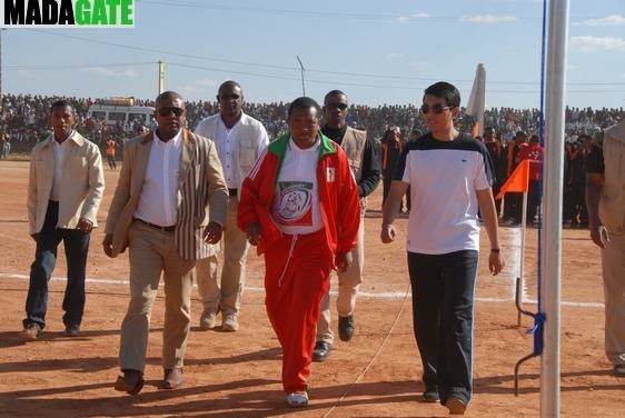 le Président Andry Rajoelina, a procédé à la pose de la première pierre du futur Temple de Rugby. Photos: Harilala Randrianarison