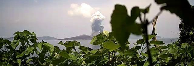 Activité de l'Anak Krakatau, du Sabancaya, de l'Etna, et São Jorge .