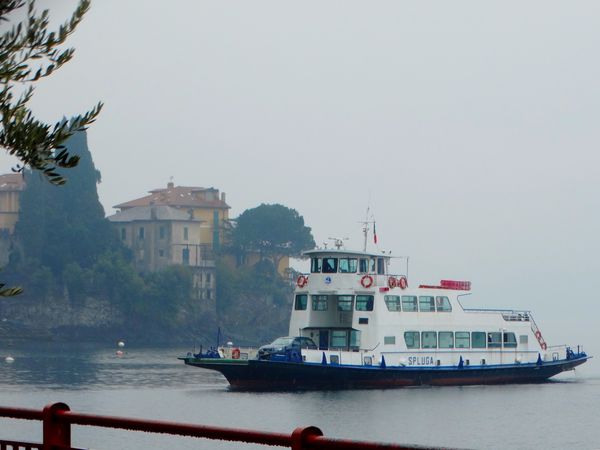 Bateaux assurant la navette sur le Lac de Côme