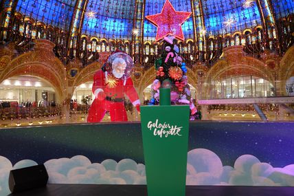 OMAR SY INAUGURE LE GRAND SAPIN DES GALERIES LAFAYETTE (17/11/2021)