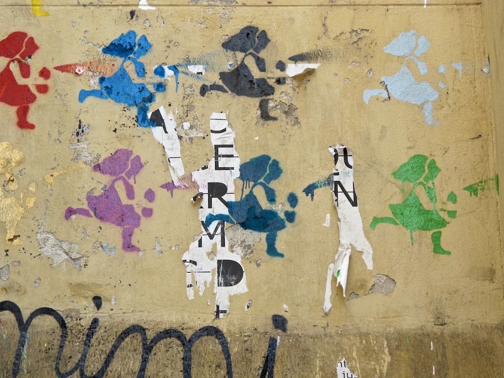 Art de la rue, collages, pochoirs, graffiti, tags