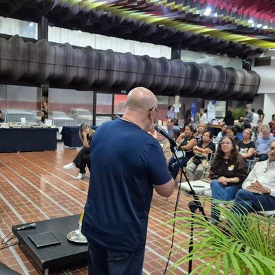 La 2da. edición del "Mercado de Libros Usados" refuerza el aprecio por los textos de segunda mano
