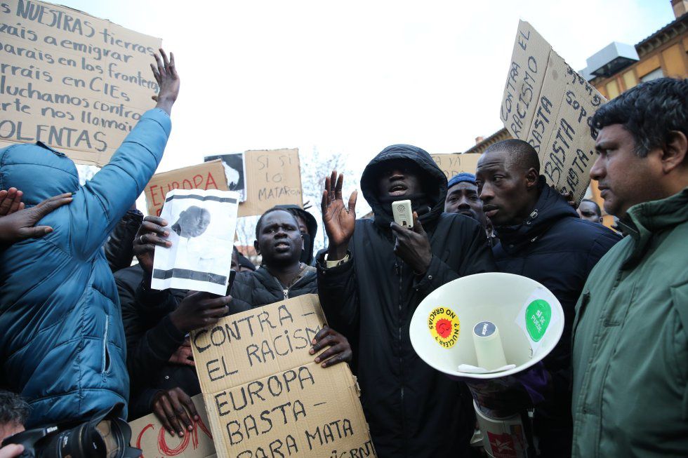 Disturbios y manifestaciones de la comunidad senegalesa en la capital de España y otras localidades importantes del país a cuenta del racismo institucional que padecen los inmigrantes subsaharianos en el reino de España.- El Muni.