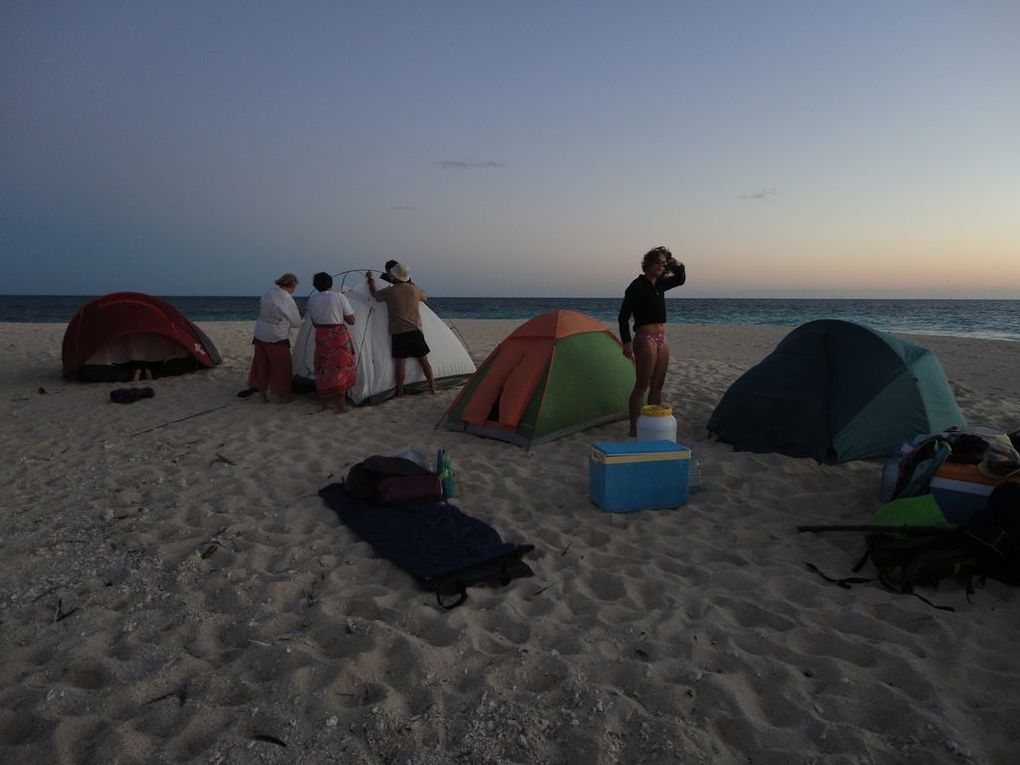 Bivouac entre copains et copines pour fêter notre départ de Mayotte