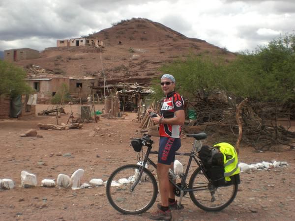 On continue notre excursion dans le nord Argentin, en rejoignant Cafayate, ville au milieu des vignobles, en passant par la quebrada des conchas....